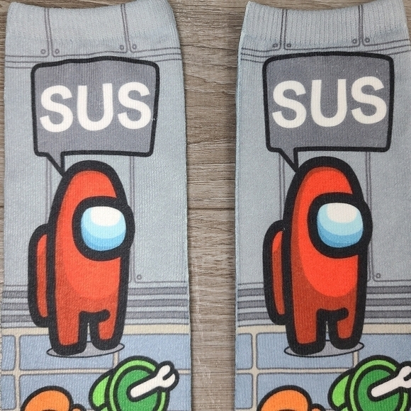 Two Pairs of Unisex Knee High Among Us Novelty Socks One Size - Picture 3 of 16